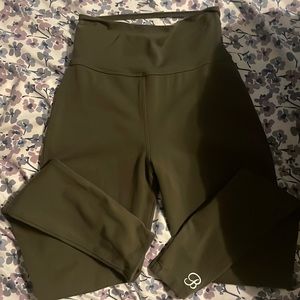 Bombshell leggings with cut out in the back worn two times, size medium